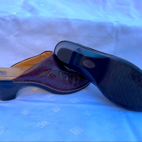 Sofft Leather Clogs - Picture 1 of 5